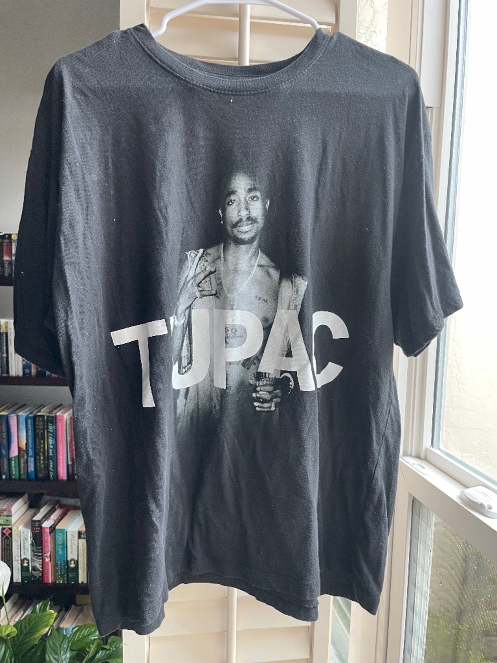 TuPac Shakur Black T-shirt Size Large